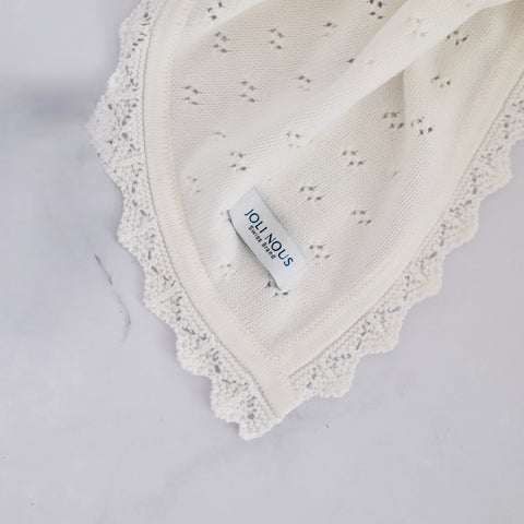 Couverture Tricotée Dentelles blanches
