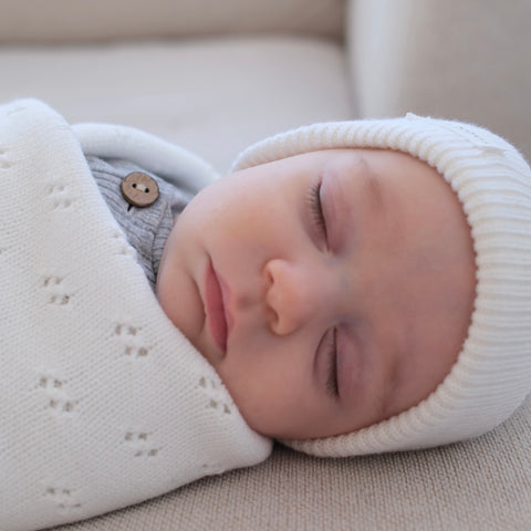 Couverture Tricotée Dentelles blanches