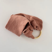 Lade das Bild in den Galerie-Viewer, MINI Ring Sling Puppen- und Kuscheltierhalter
