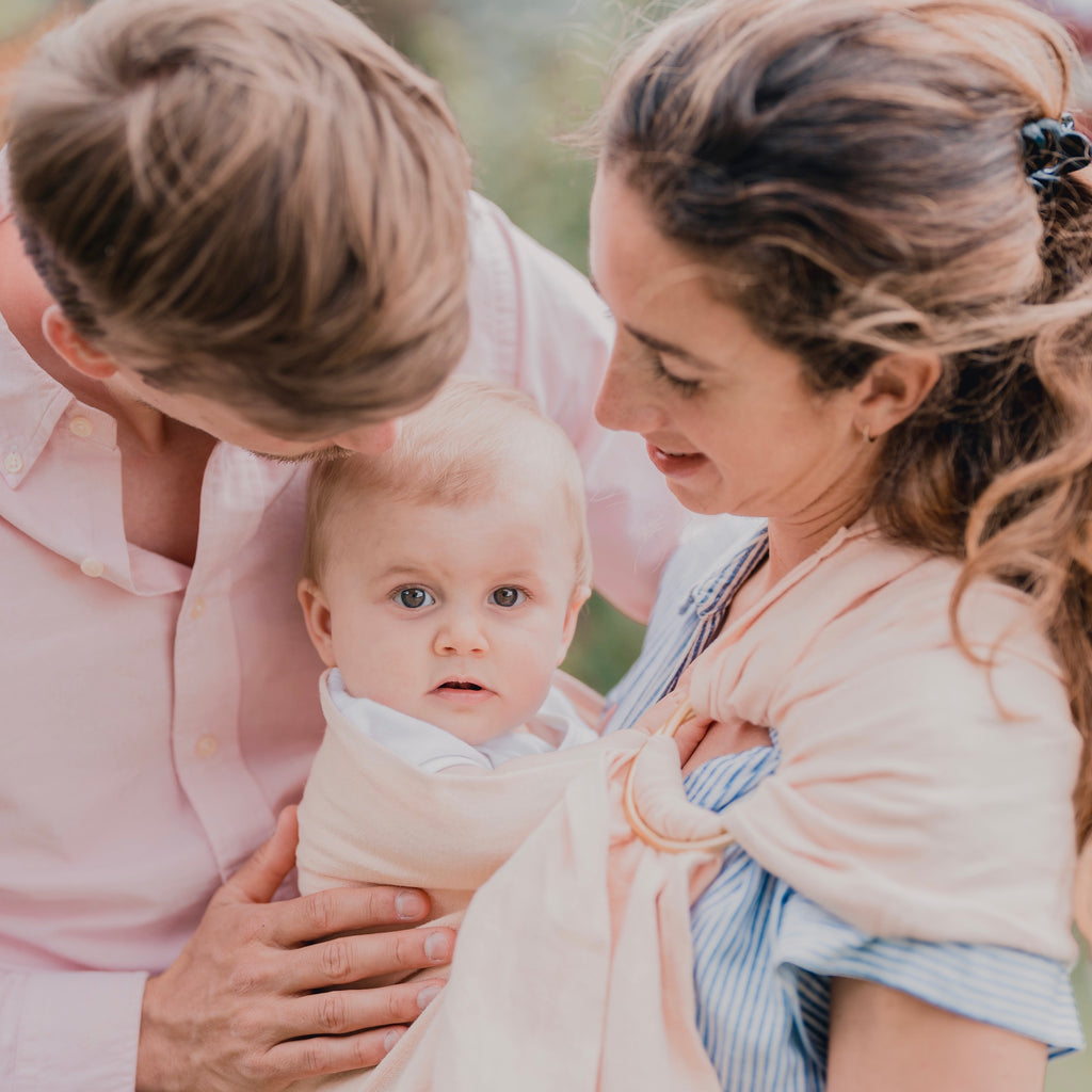Ring-Sling aus pfirsichfarbenem Leinen